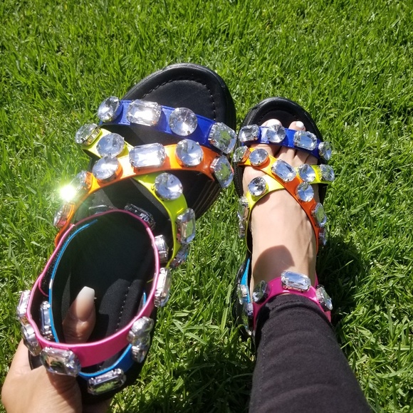 πππ¨π© 6.5 & 7πMulti Embellished Diamond Platfm - Picture 5 of 9